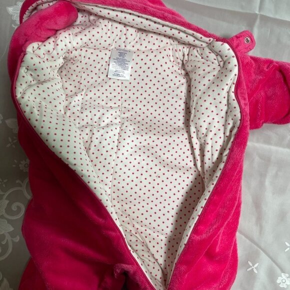 GIRL'S Size 0 To 3 Months One Piece Pink Plush Snow Suit W/ Little Ears Bunting - Picture 3 of 7